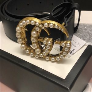 Gucci leather belt with pearl double g